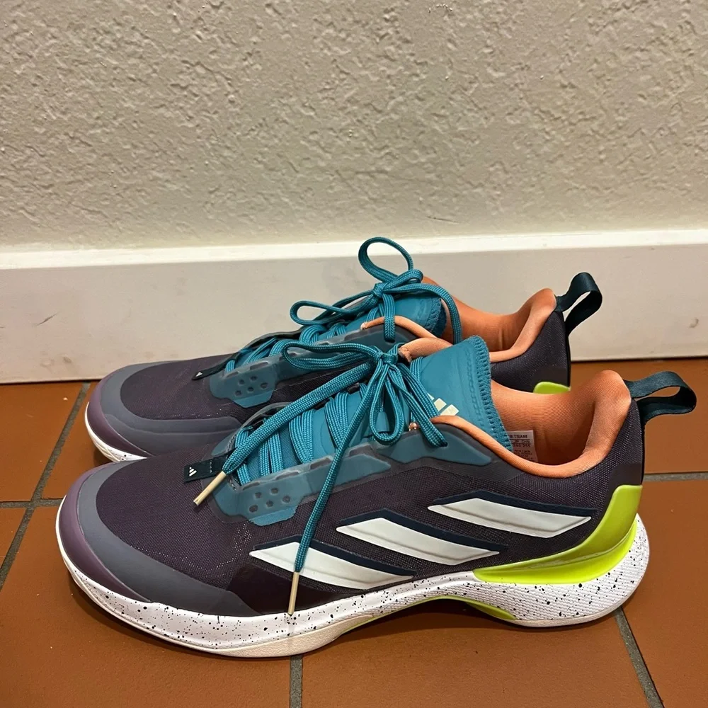 adidas avacourt sneakers